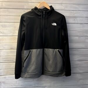 Women’s Northface light weight hooded top
